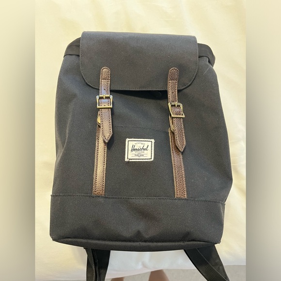 Herschel Backpack - Picture 6 of 7